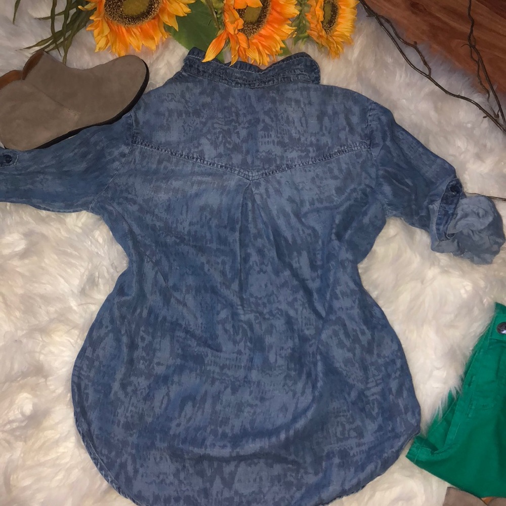 Cloth & Stone denim top - Picture 2 of 5